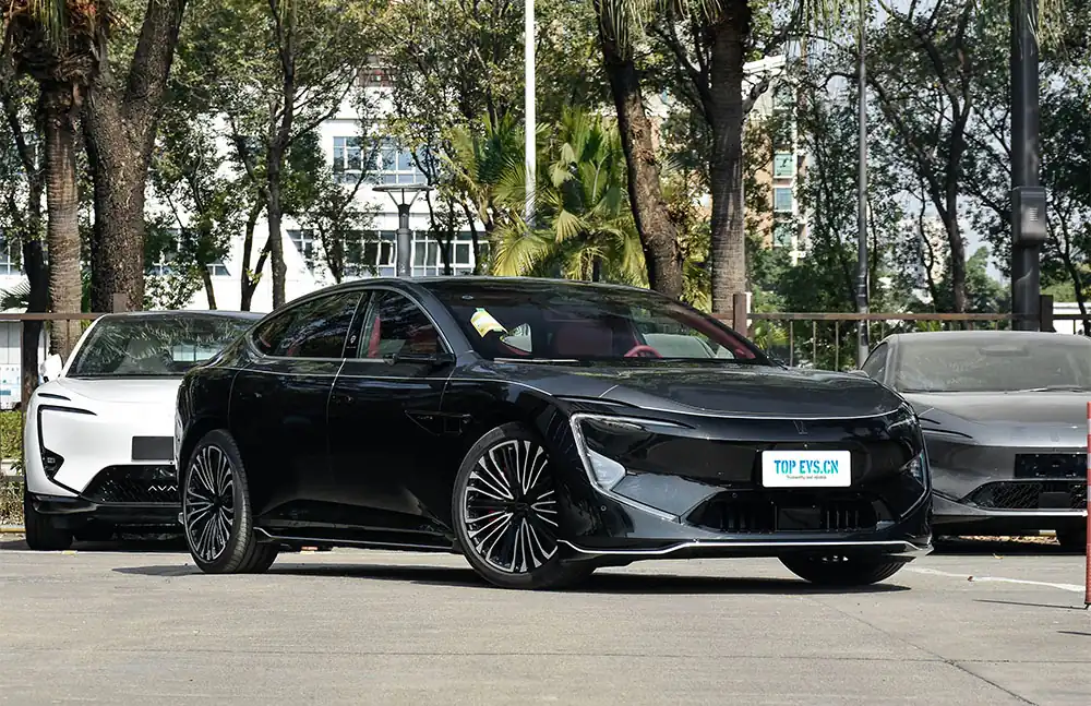 2025 Avatr 12 EV