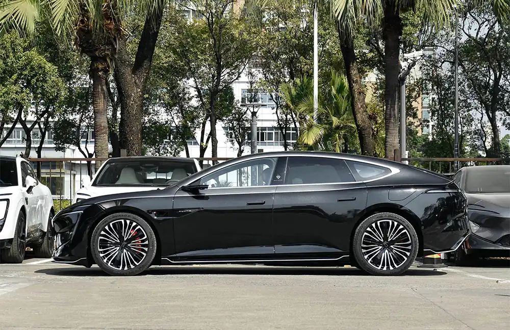 2025 Avatr 12 EV
