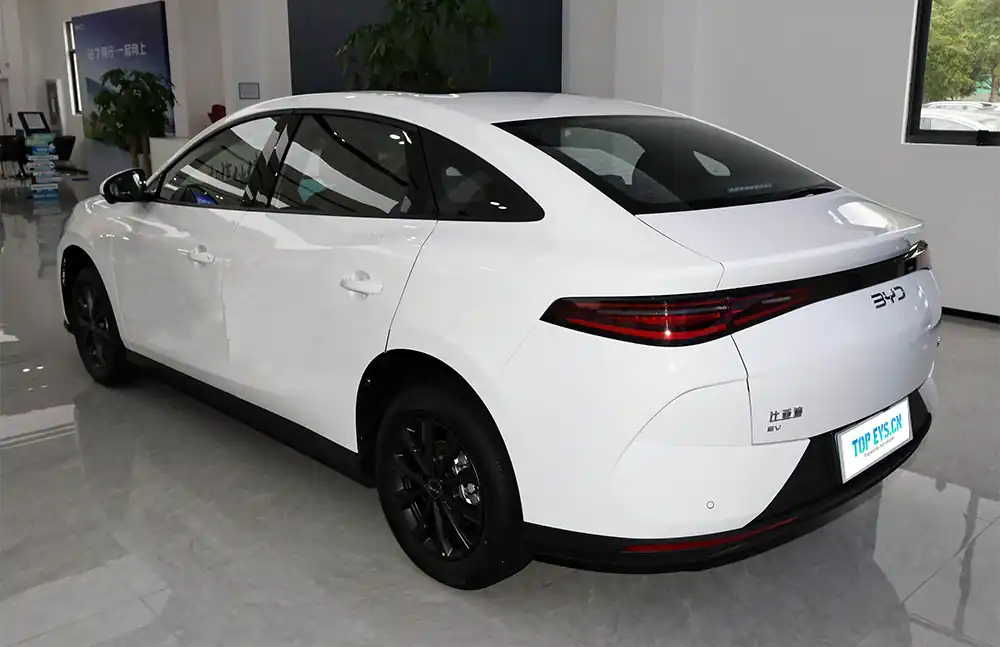 2025 BYD E7 EV