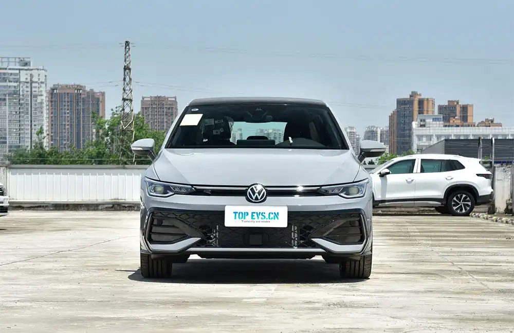Volkswagen Golf 2025