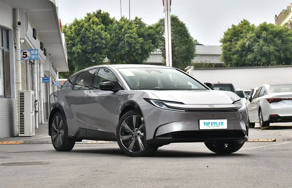 2025 Toyota bZ5