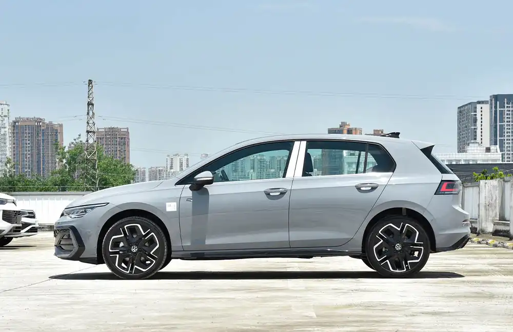 Volkswagen Golf 2025