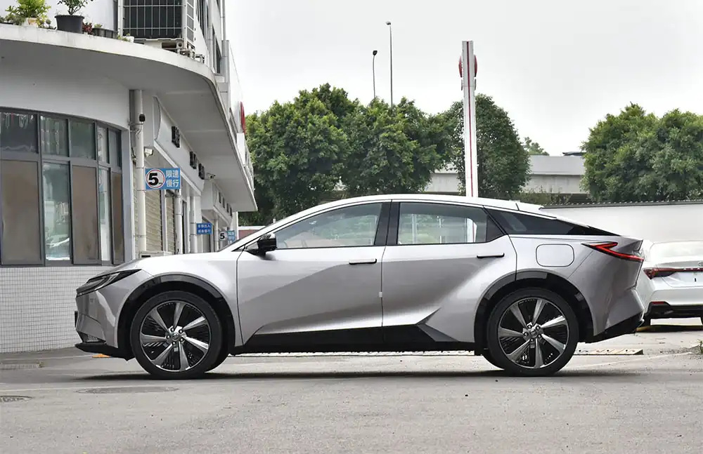 2025 Toyota bZ5