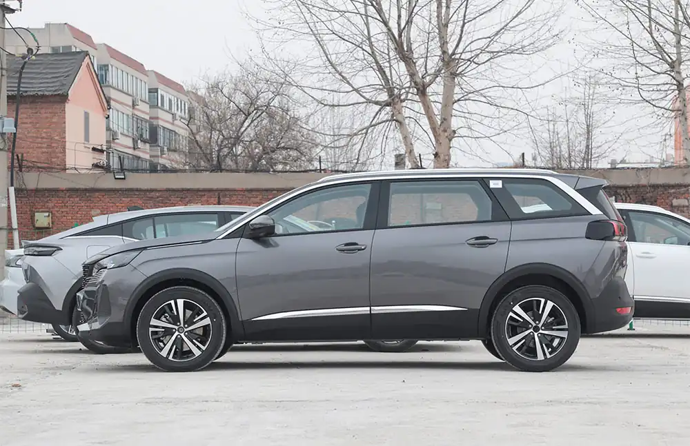 2025 Peugeot 5008