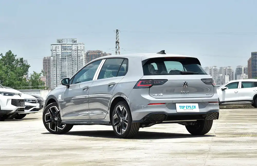 Volkswagen Golf 2025