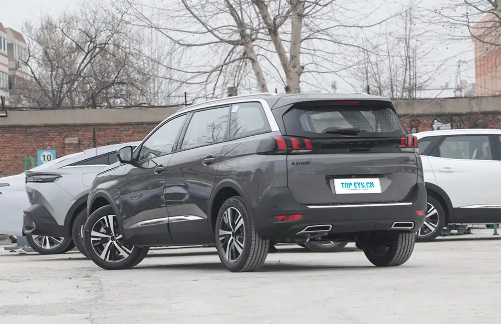 2025 Peugeot 5008