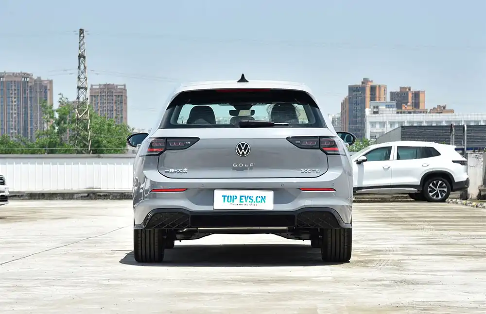 Volkswagen Golf 2025