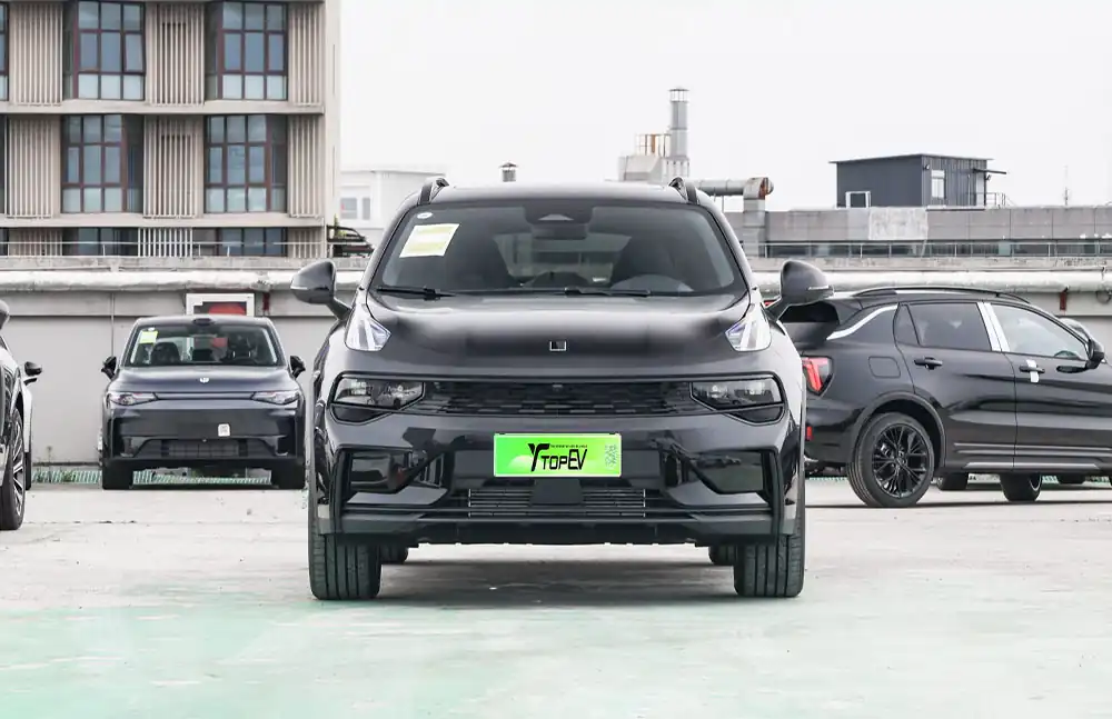 2025 Lynk & Co 01