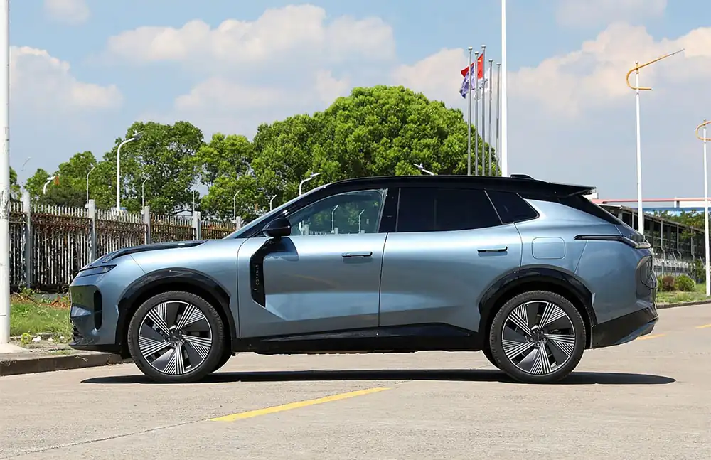 2025 Lynk & Co 08 EM-P