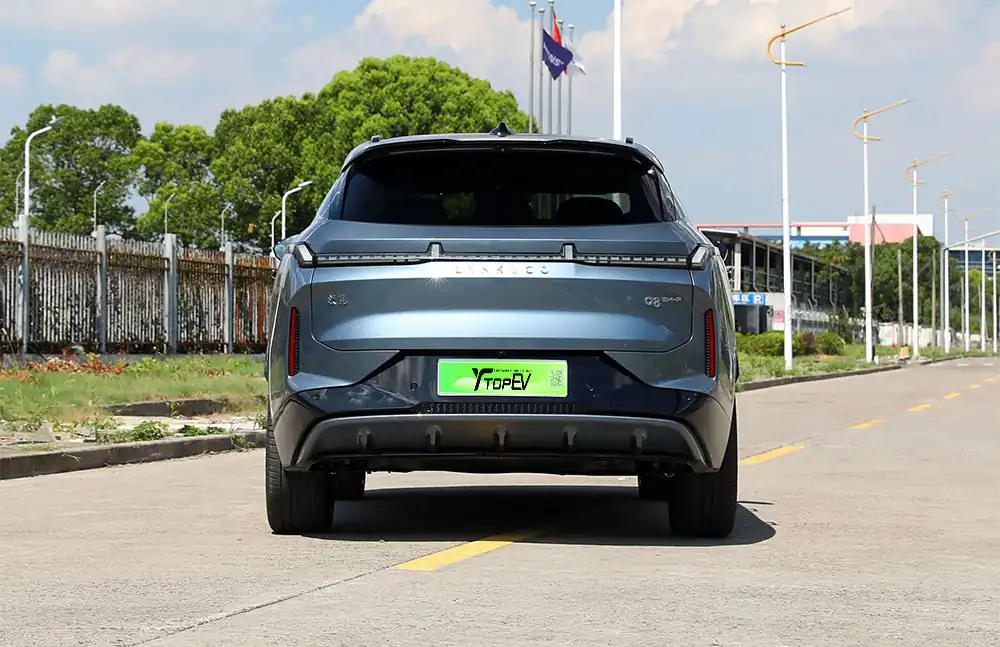 2025 Lynk & Co 08 EM-P