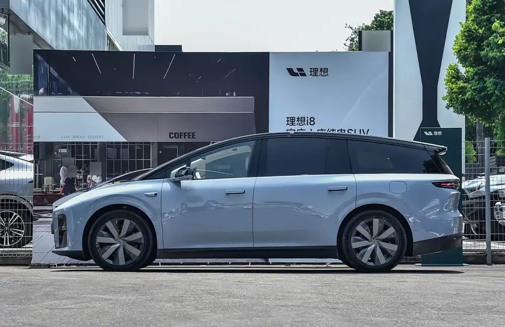 2025 Li Auto i8 Estándar
