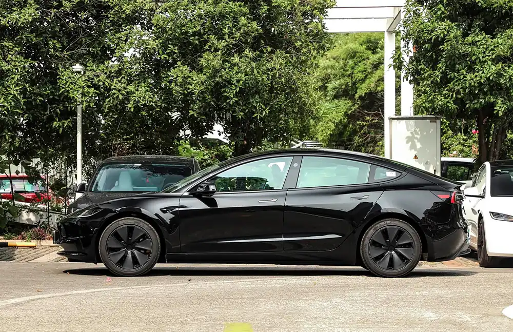 Tesla Model 3 2025