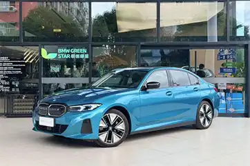 BMW i3 usado, ano modelo 2023, facelift eDrive 40L Night Edition Sport Package