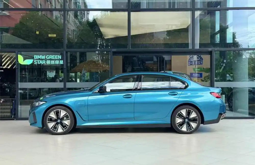 BMW i3 usado, ano modelo 2023, facelift eDrive 40L Night Edition Sport Package