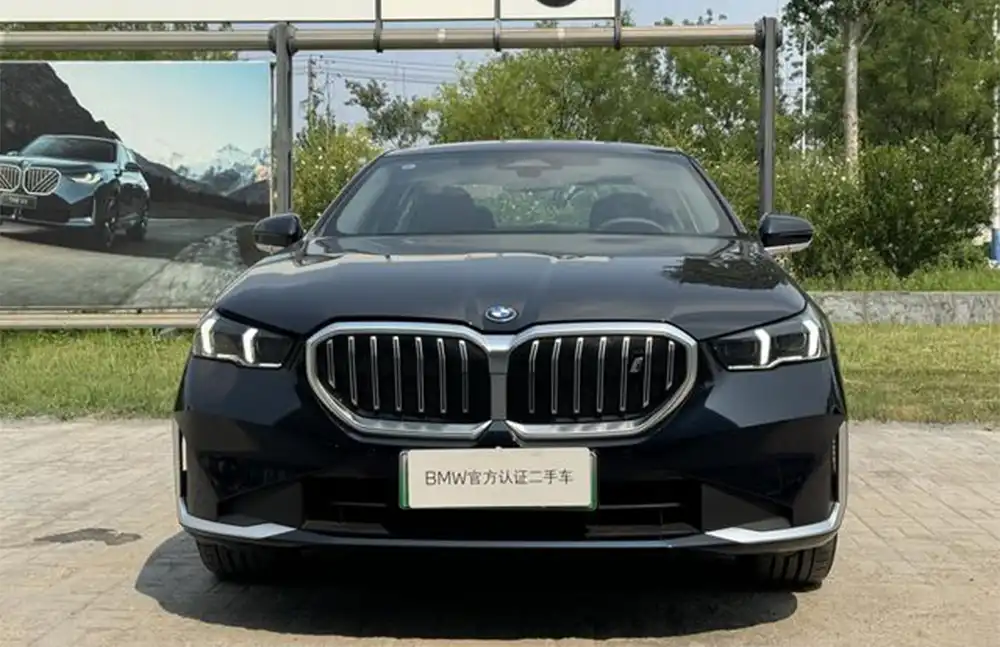 BMW i5 2024 eDrive35L usado com pacote de luxo