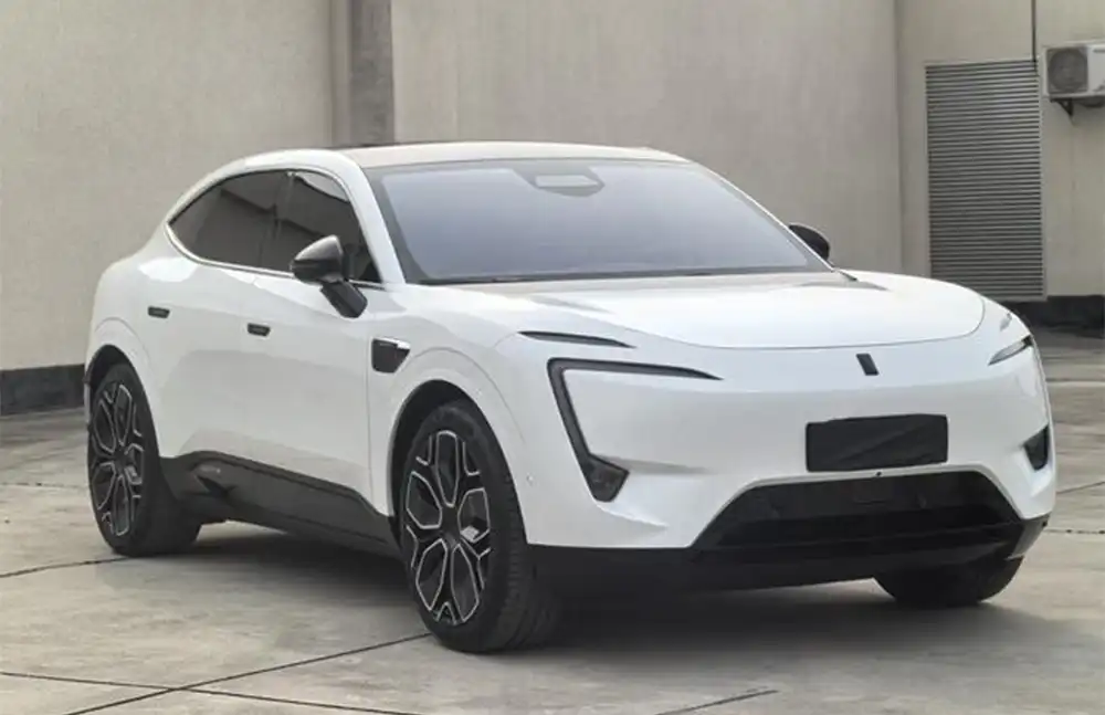 AVATR 11 usado, modelo 2022, edição de luxo com motor duplo de longo alcance e 5 lugares