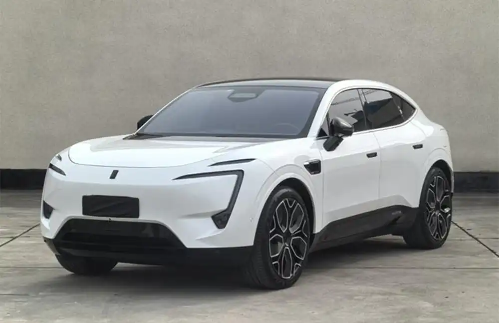AVATR 11 usado, modelo 2022, edição de luxo com motor duplo de longo alcance e 5 lugares