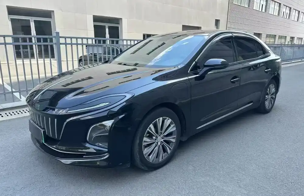 Hongqi E-QM5 2022 de segunda mano. Autonomía: 431 km. Edición Leisure. 5 plazas.