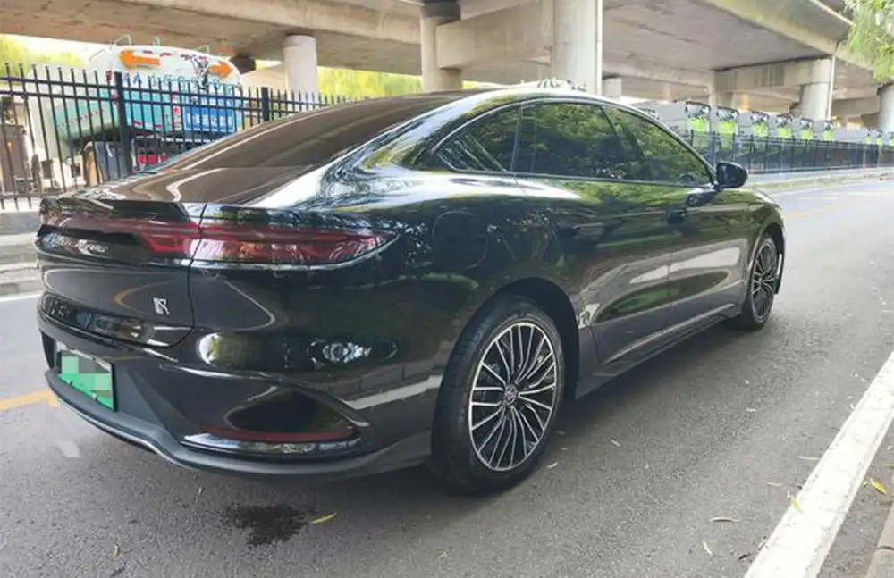 BYD Han DM 2024 usado, modelo DM-i Glory Edition, 121 km, acabamento Premium