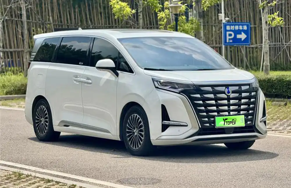 Denza D9 DM 2022 usado, modelo 970, tração nas quatro rodas, edição emblemática
