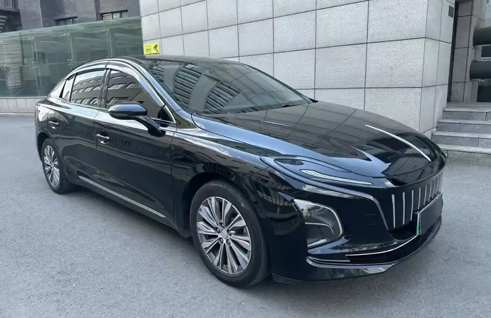 Hongqi E-QM5 2022 de segunda mano. Autonomía: 431 km. Edición Leisure. 5 plazas.