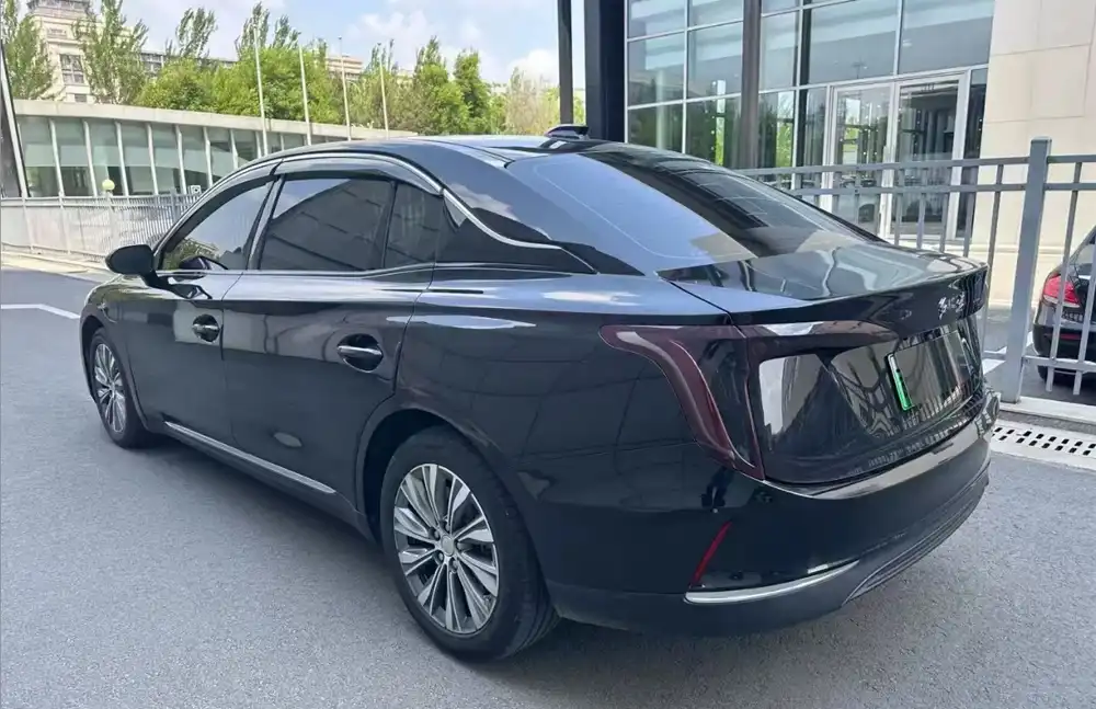 Hongqi E-QM5 2022 de segunda mano. Autonomía: 431 km. Edición Leisure. 5 plazas.