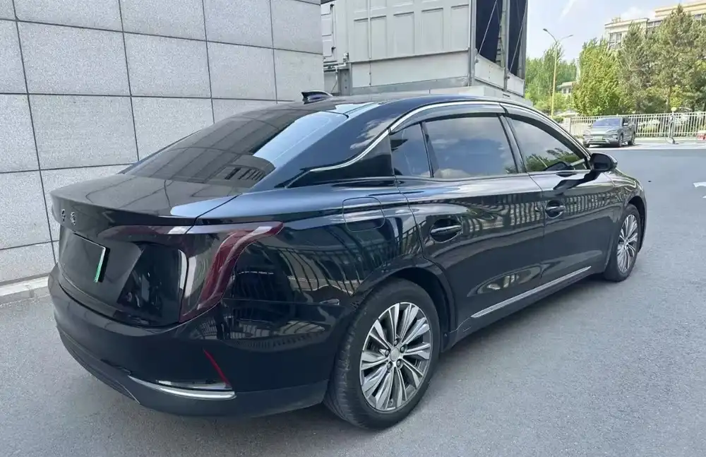 Hongqi E-QM5 2022 de segunda mano. Autonomía: 431 km. Edición Leisure. 5 plazas.