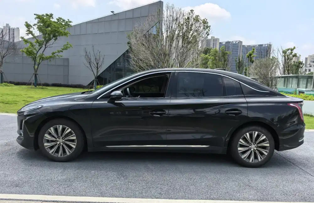 Hongqi E-QM5 2022 de segunda mano. Autonomía: 431 km. Edición Leisure. 5 plazas.