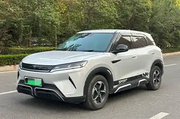 Modelo Yuan UP 2024 usado, 301KM Leading Edition