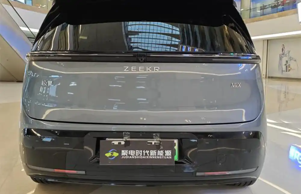 ZEEKR MIX 2025 usado, modelo 102 kWh, edición de conducción inteligente de largo alcance.