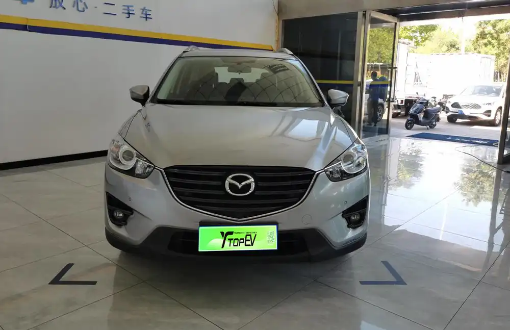 Mazda CX-5 usado, modelo 2015, 2.0 L, transmisión automática, tracción delantera, acabado Urban.