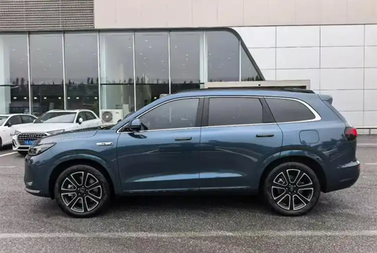 AITO M7 2024 usado, modelo Ultra de cinco plazas con tracción total y edición de conducción inteligente.