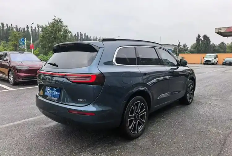 AITO M7 2024 usado, modelo Ultra de cinco plazas con tracción total y edición de conducción inteligente.