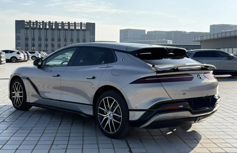 Denza Z9GT DM 2024 usado, modelo 1100, tracción total, edición Ultra.