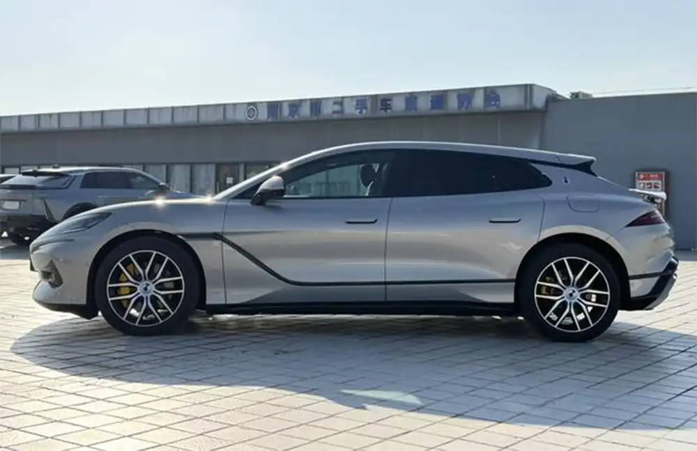 Denza Z9GT DM 2024 usado, modelo 1100, tracción total, edición Ultra.