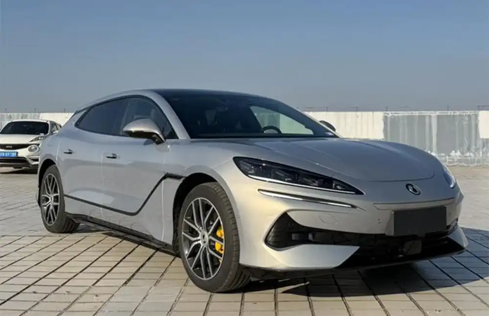 Denza Z9GT DM 2024 usado, modelo 1100, tracción total, edición Ultra.