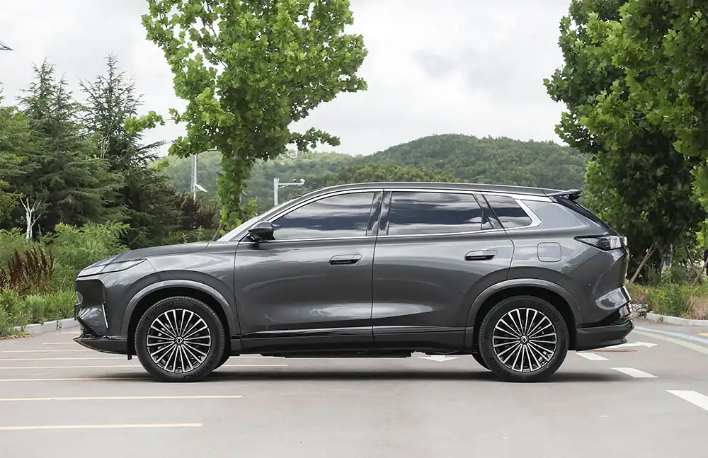 Dongfeng Fengshen L8 PHEV 2025