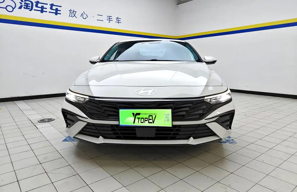 Hyundai Elantra 1.5L CVT LUX Edición Premium 2023 usado