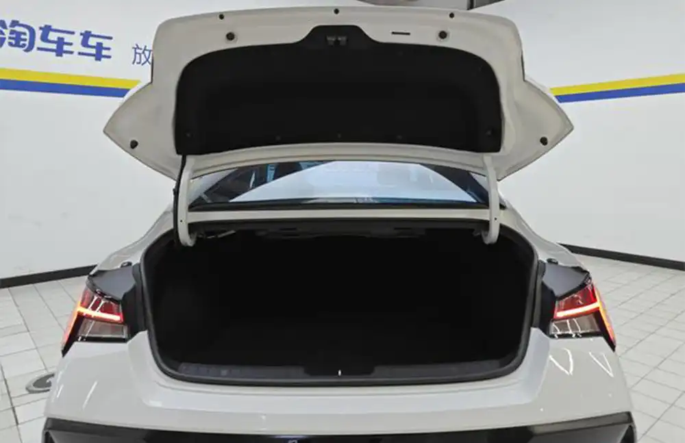 Hyundai Elantra 1.5L CVT LUX Edición Premium 2023 usado