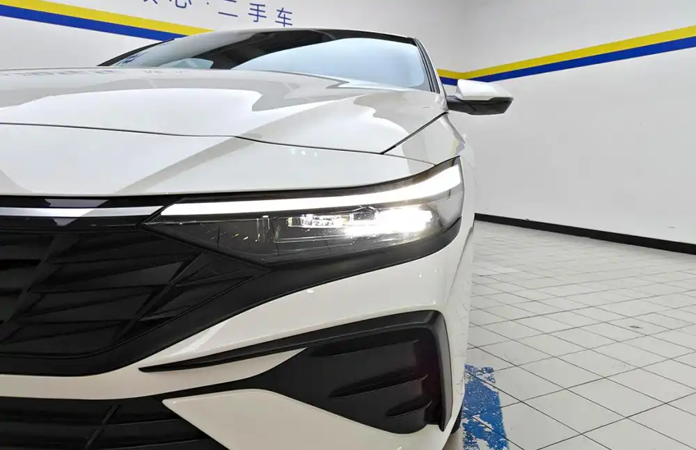 Hyundai Elantra 1.5L CVT LUX Edición Premium 2023 usado