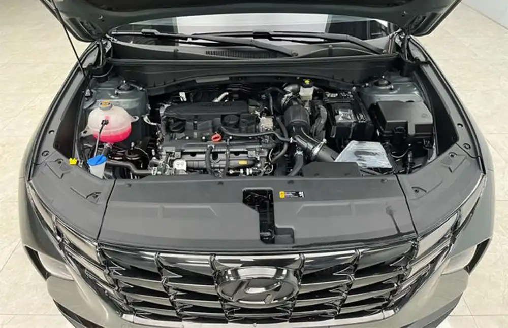 Hyundai Tucson L 1.5T LUX con tracción delantera, edición Premium, 2023, usado