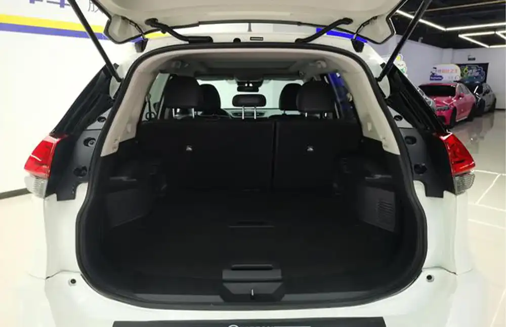 Nissan X-Trail 2023 Classic Edition 2.0L 2WD Smart Connect Premium Edition de segunda mano