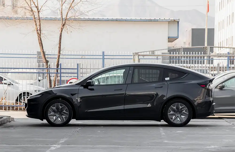 Tesla Model Y L 2026