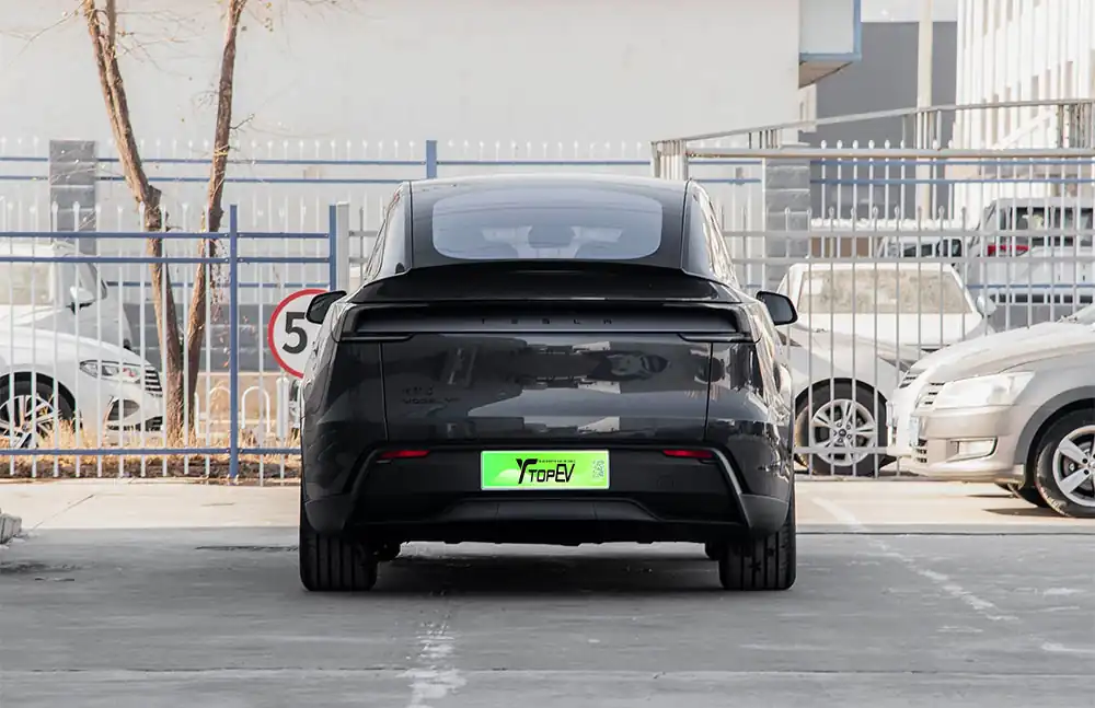 Tesla Model Y L 2026