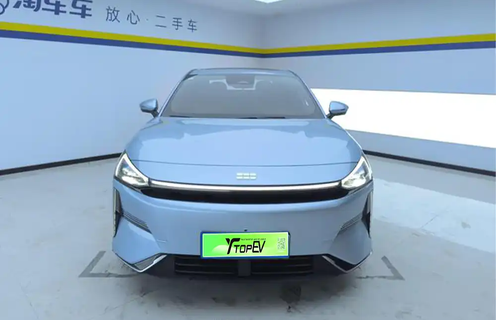 Geely Galaxy L6 2025 usado, modelo 1.5 EM-i DHT 140 km, edición Starcraft.