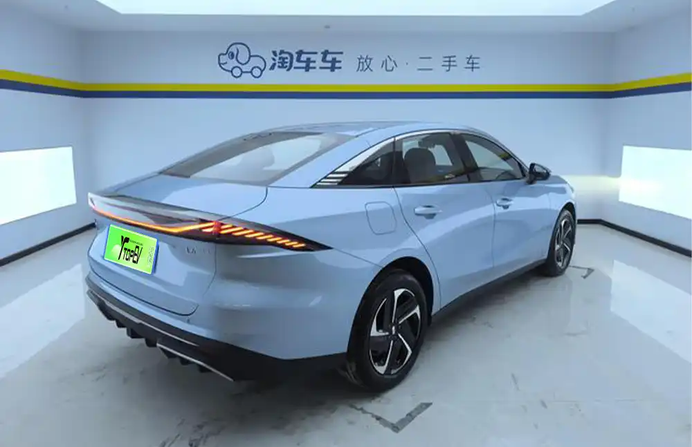 Geely Galaxy L6 2025 usado, modelo 1.5 EM-i DHT 140 km, edición Starcraft.