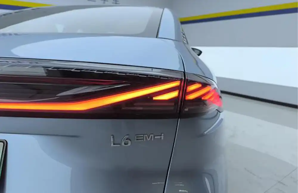 Geely Galaxy L6 2025 usado, modelo 1.5 EM-i DHT 140 km, edición Starcraft.