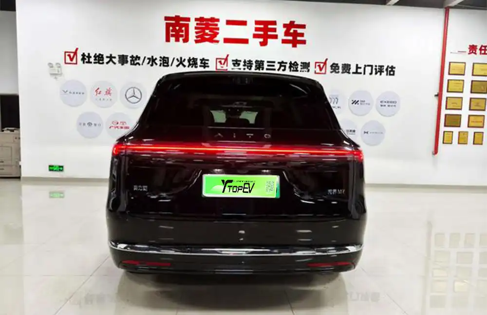 Aito M7 usado, modelo 2026, Ultra de autonomía extendida, 5 plazas, tracción integral.