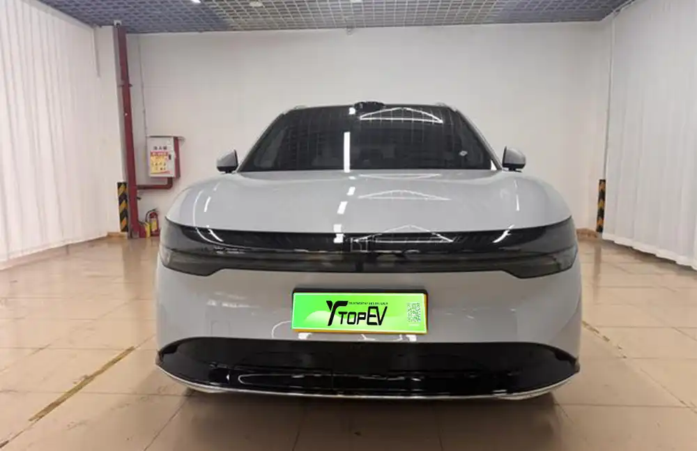 ZEEKR 7X modelo 2025 usado, versión de tracción trasera de largo alcance con batería de 100 kWh y sistema de conducción inteligente.