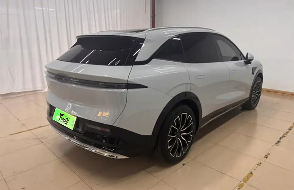 ZEEKR 7X modelo 2025 usado, versión de tracción trasera de largo alcance con batería de 100 kWh y sistema de conducción inteligente.